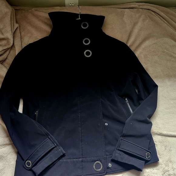 Lululemon Audrey Jacket Sz M Softshell Wind Rain Fitted Silhouette Black - Picture 8 of 15